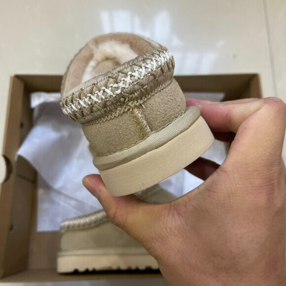 UGG Tasman Slipper Sand - Picture 5 of 5